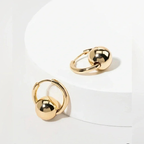 Gold Hoop Earrings Nickel Free NWT - Picture 2 of 2